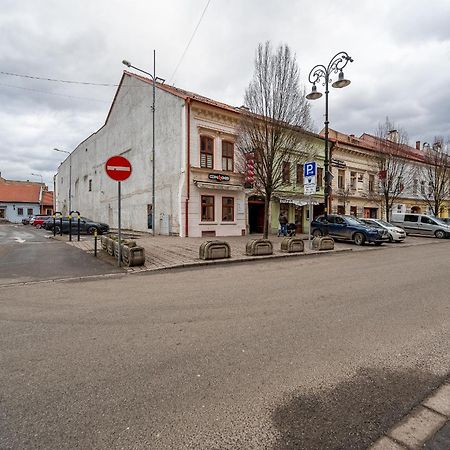 K1 Piatok Sobota Disco Cez Tyzden Tichy Apartman Kosice Luaran gambar