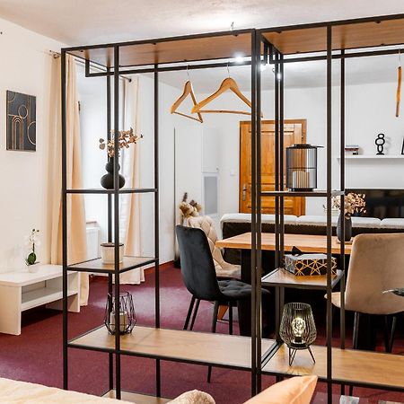 K1 Piatok Sobota Disco Cez Tyzden Tichy Apartman Kosice Luaran gambar